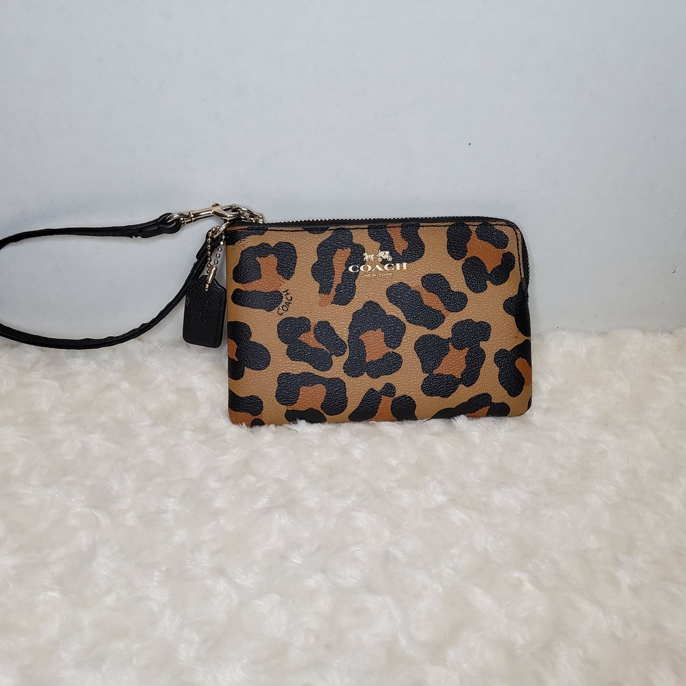 Coach Corner Zip Wristlet